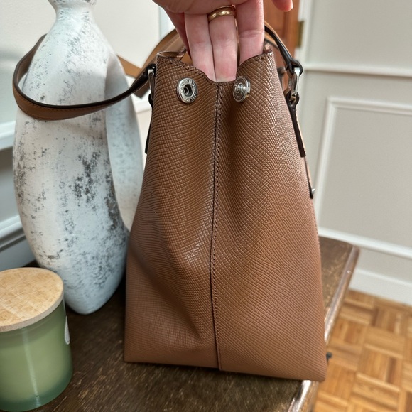 Ralph Lauren leather tote- like new - Picture 3 of 15